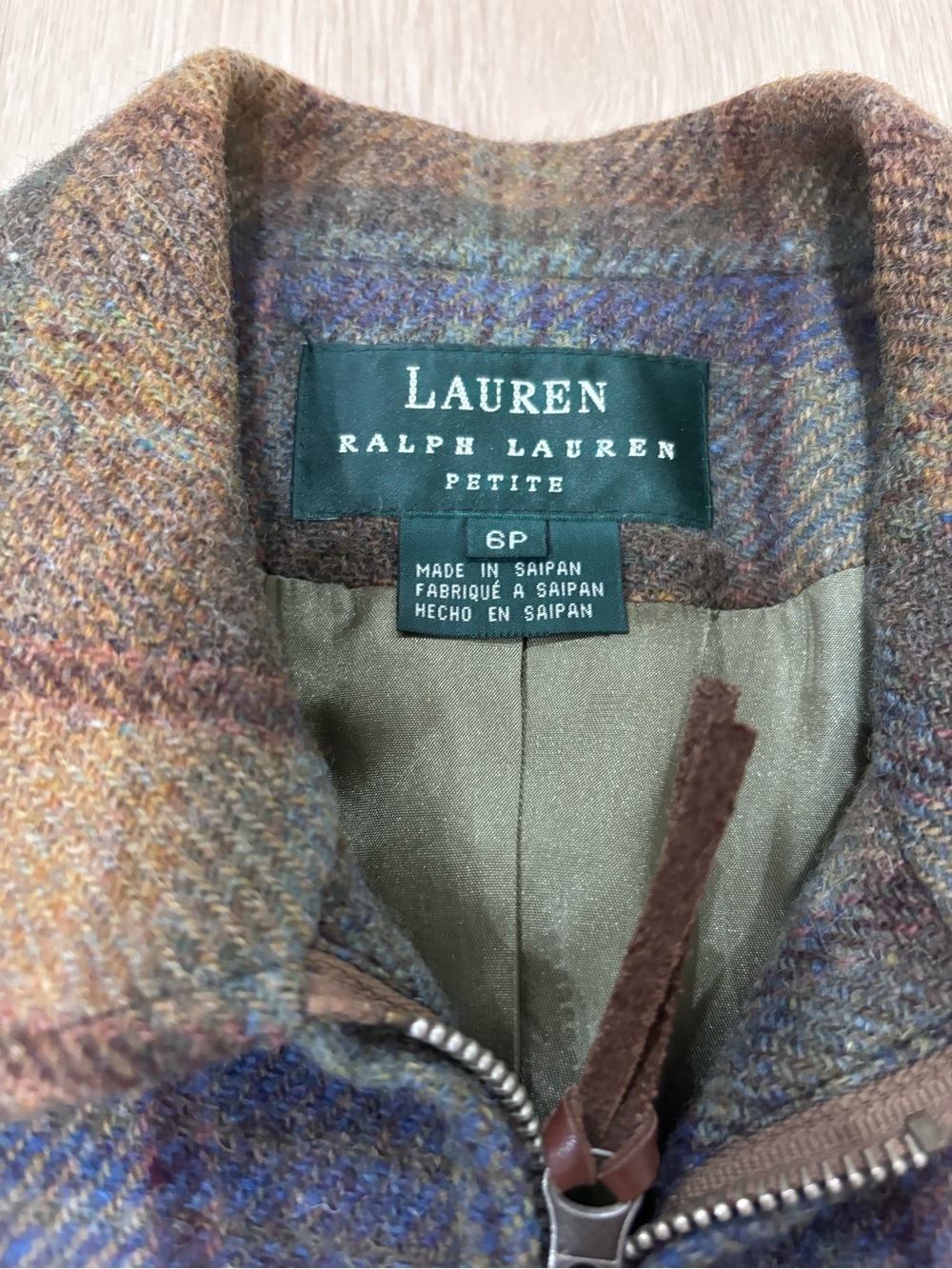 RALPH LAUREN Women's Wool Plaid Full Zip Leather
Collar Lined Coat Size 6P - Picture 4 of 5